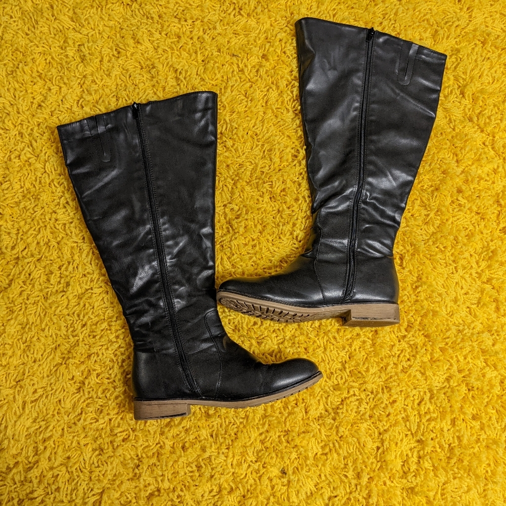 Black boots